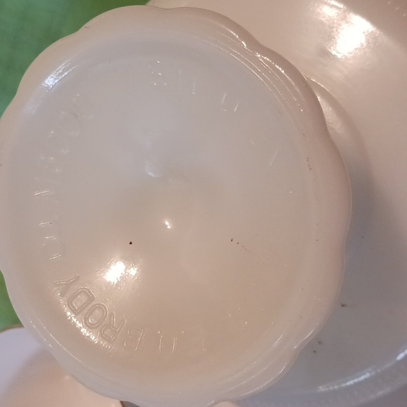 🔥Milk Glass Serving Bowl by Cleveland China Co - Picture 4 of 5